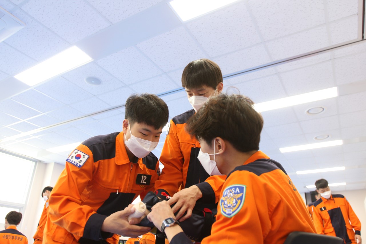 2_bh8Ud018svcakqph5gs9cq_2lsv1h.jpg 이미지입니다.
